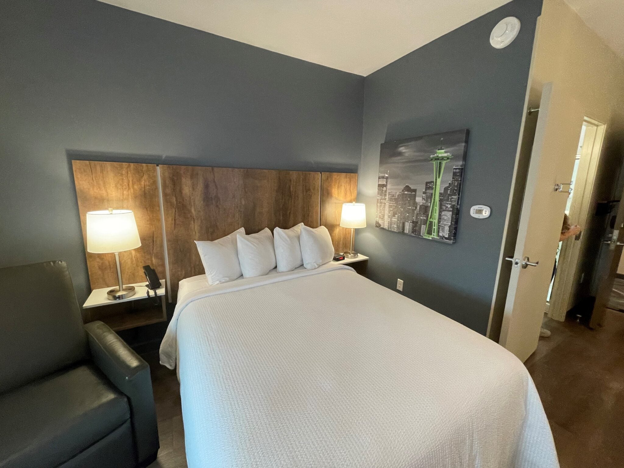 Extended Stay America hosts ribbon cutting for hotel near Doctors