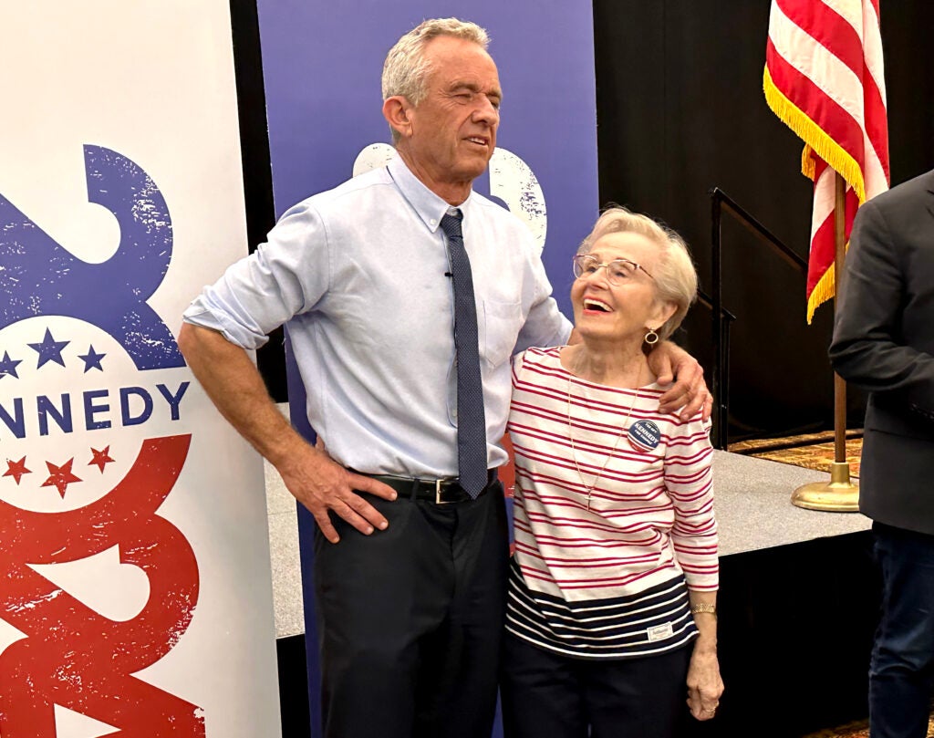 Kennedy makes Augusta stop in bid for president