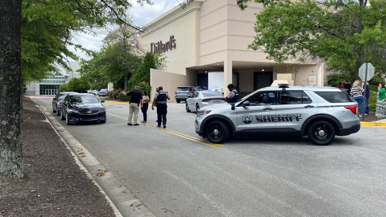 1 injured in Augusta Mall shooting; Pair sought for questioning The