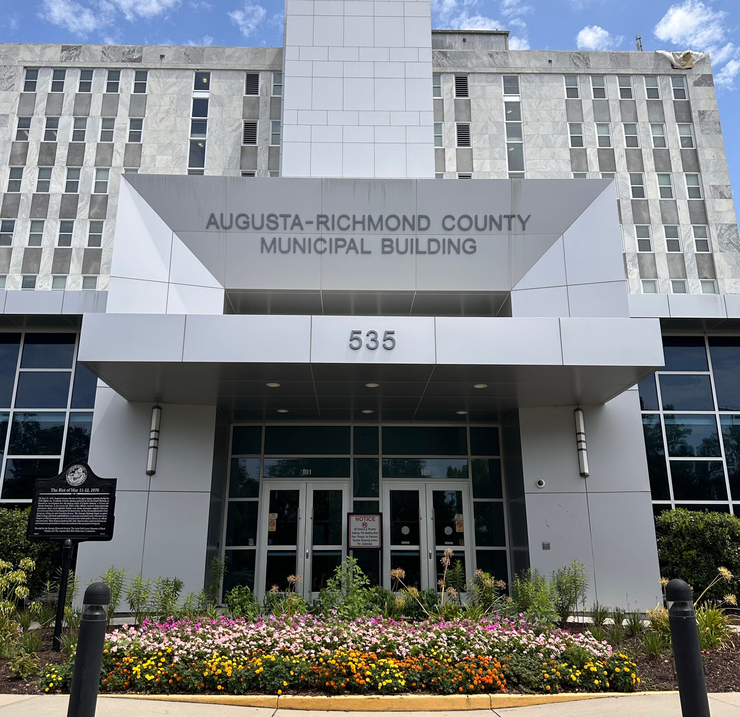 Augusta Municipal Building is the headquarters of city government. Susan McCord/staff