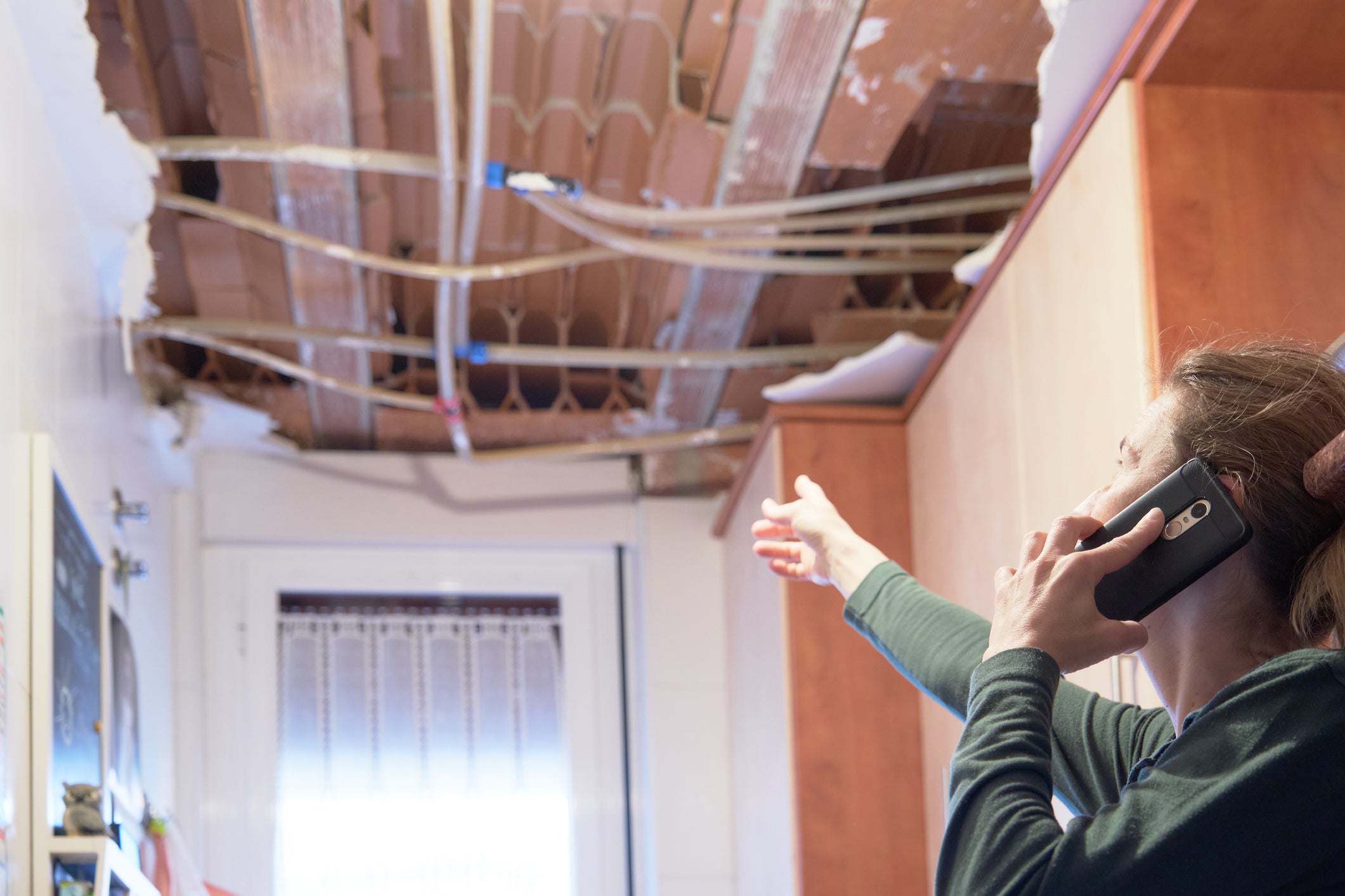 deadbeat landlord not fixing apartment