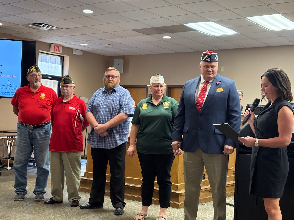 Members of VFW Post 12190 Kelvin Reese, commander, Heidi Dupee, quarter masters, Scott Killebrew, Bill Bushel and Jim McMenamin accepted the proclamation declaring May 1 as Loyalty Day from District 4 Commissioner Alison Couch. Staff photo by Stephanie Hill