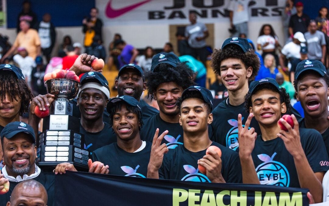 The final day of the Nike EYBL Peach Jam Tournament was held on Sunday, July 20 and Bradley Beal Elite came out on top. They defeated the NY Rens 55-75. Photos by Ryan Bacheller