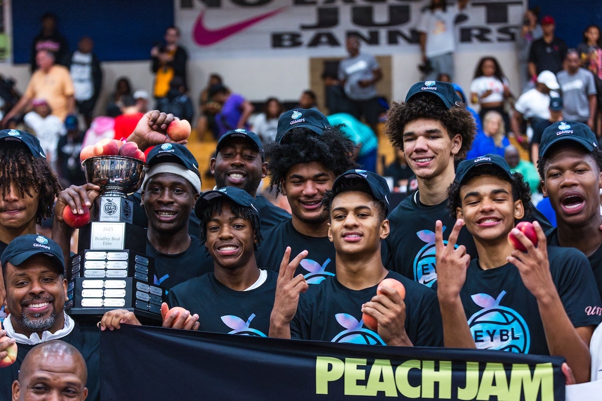 The final day of the Nike EYBL Peach Jam Tournament was held on Sunday, July 20 and Bradley Beal Elite came out on top. They defeated the NY Rens 55-75. Photos by Ryan Bacheller