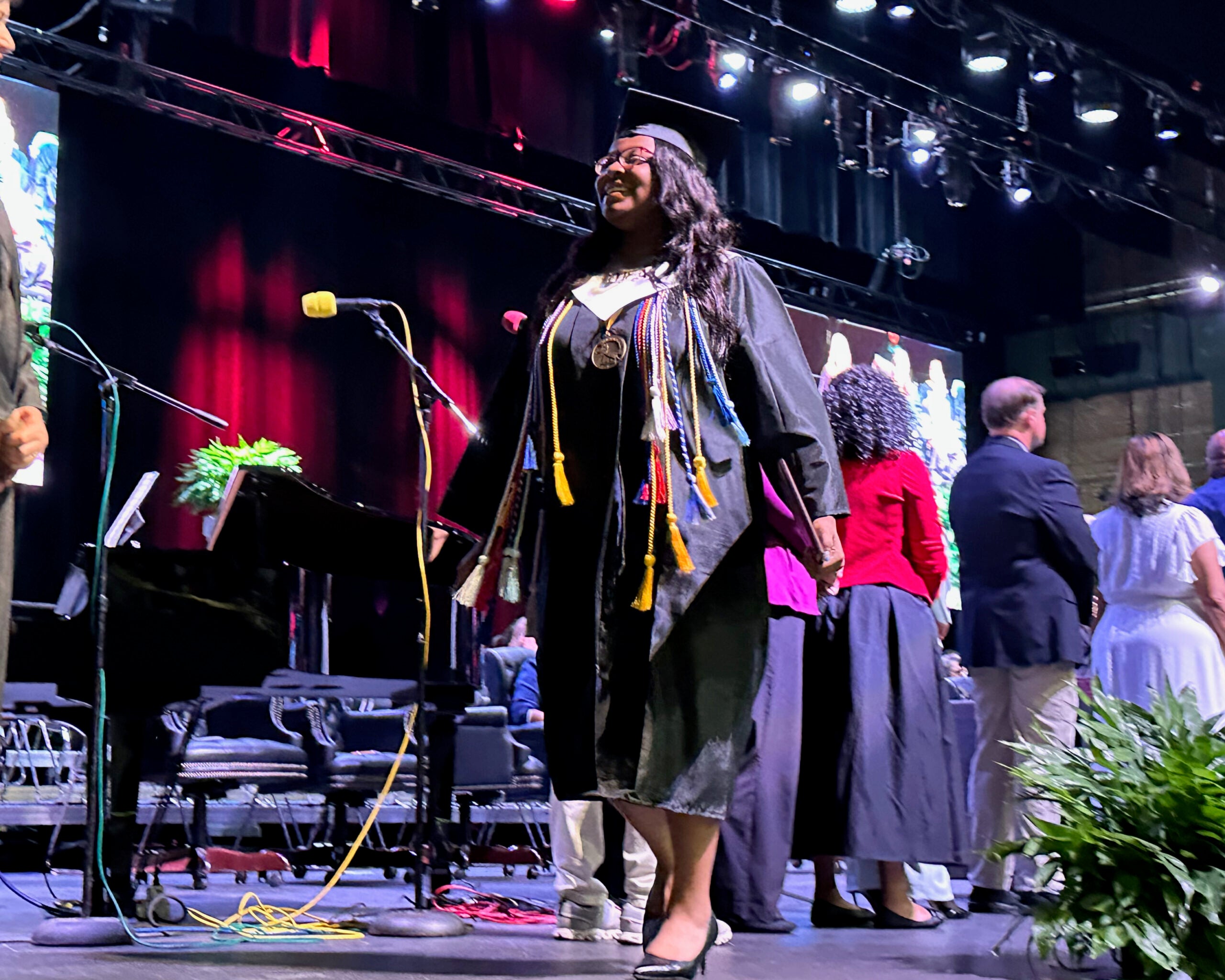 Photostory: Davidson graduates leave decorated halls for colleges, careers, service